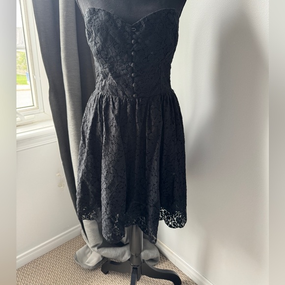 Aritzia lace strapless dress - black - Picture 2 of 7